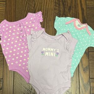 Set of 3 0-3 M Baby Girl Onesies, EUC